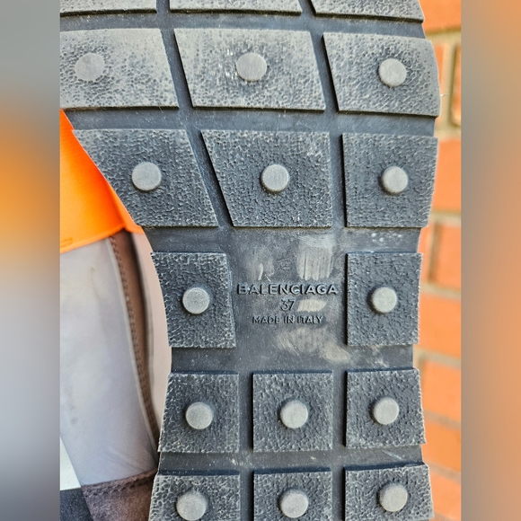 BALENCIAGA  Race Runner Low Top Sneakers US 6 - Picture 12 of 12